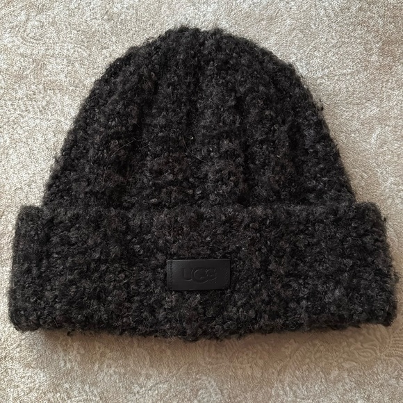 UGG Curly Boucle Chunky Knit Cuffed Beanie Hat Wool Blend Leather Logo Dark Gray main image 10